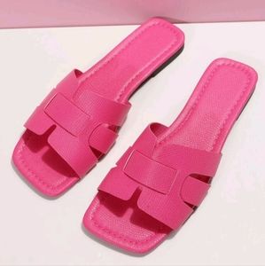 Sz 8.5 Pink Snakeskin Slide Sandals